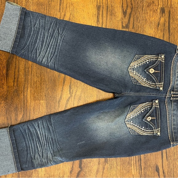 Distressed capris - Picture 3 of 3